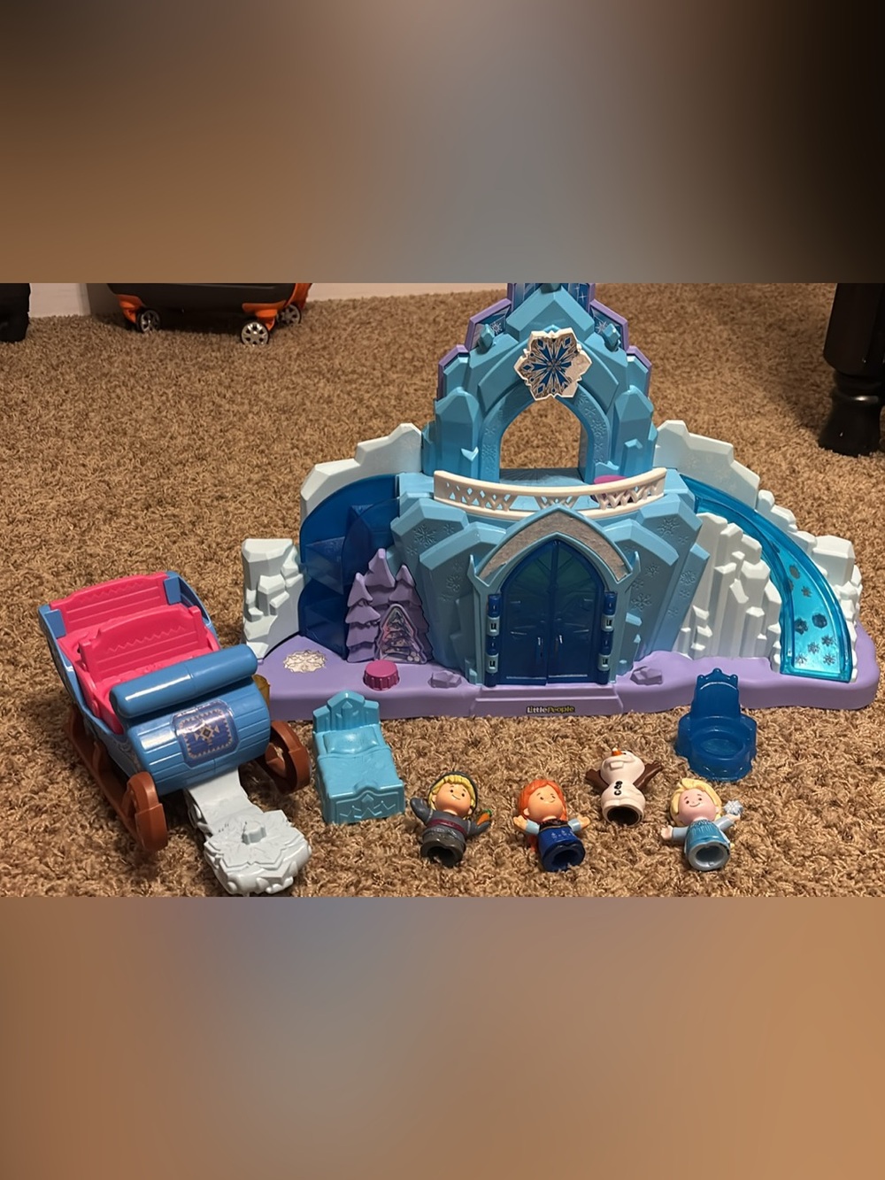 Fisher-Price Little People Disney Frozen Elsa's Ice Palace,
